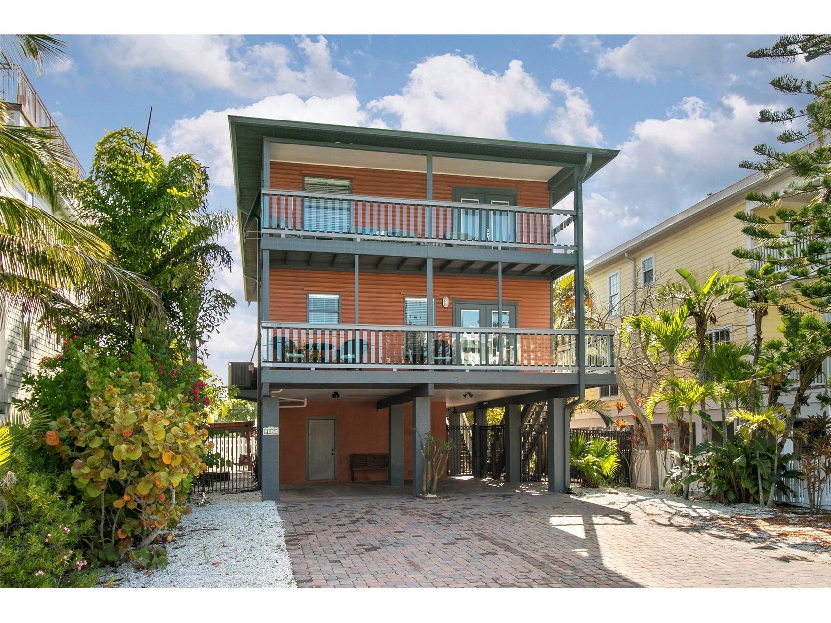 2511 Avenue C #WEST Bradenton Beach FL 34217 TB8472022 image1
