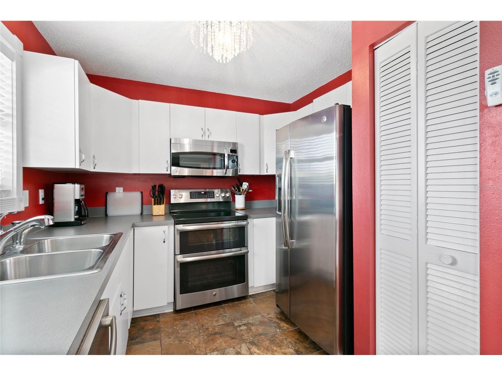 2511 Avenue C #WEST Bradenton Beach FL 34217 TB8472022 image7
