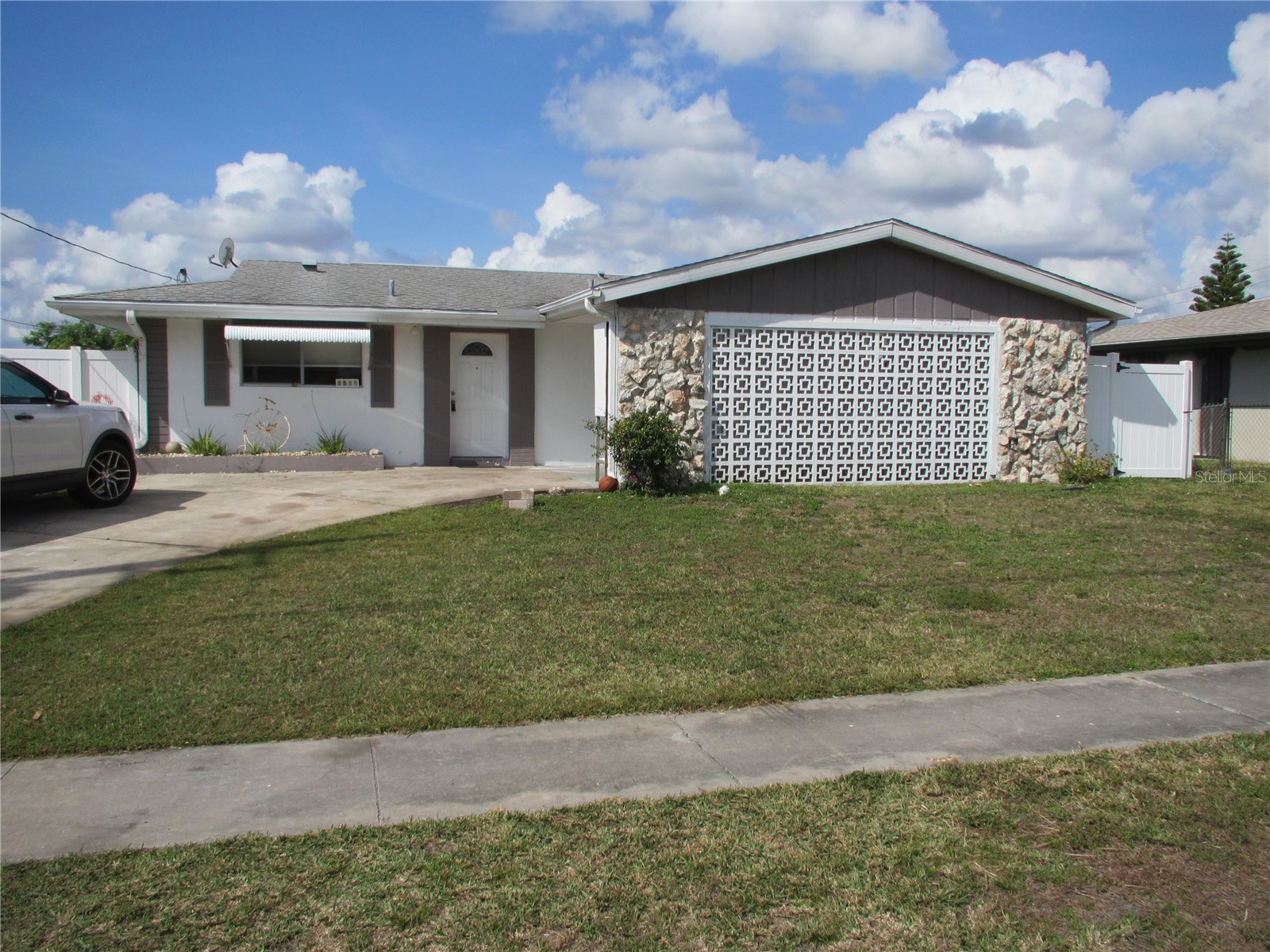 2511 Conway Boulevard Port Charlotte FL 33952 C7522863 image1