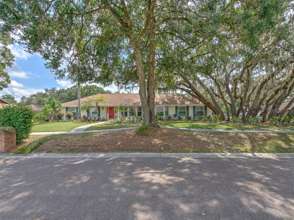 2511 Laurelwood Lane Valrico FL 33596 T3473406 image1