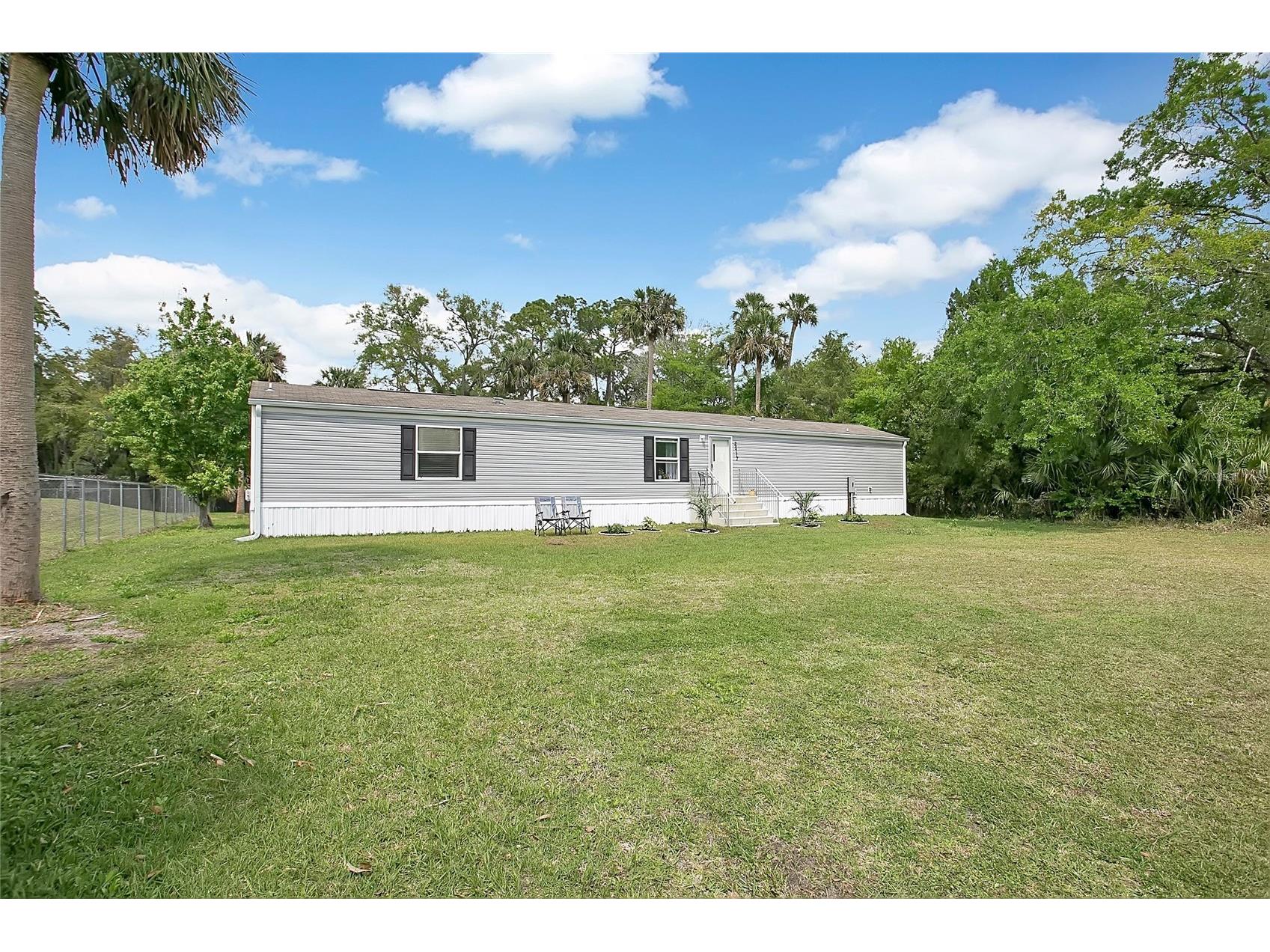 25117 Antler Christmas FL 32709 S5146355 image1