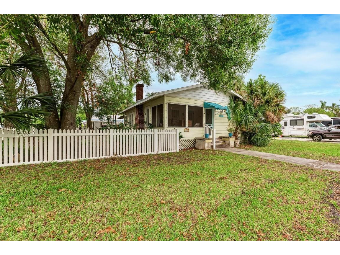 2512 17th Avenue W Bradenton FL 34205 A4553426 image1