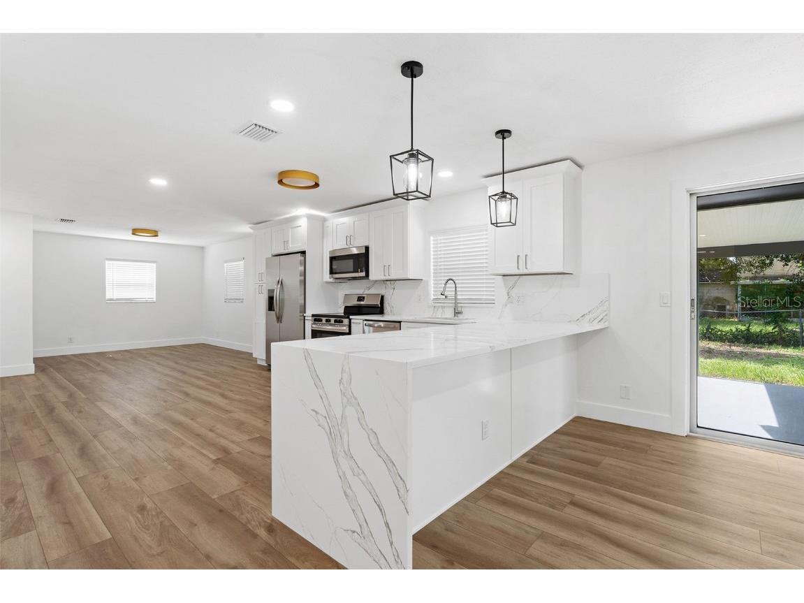 2512 Lake Ellen Circle Tampa FL 33618 TB8408949 image11