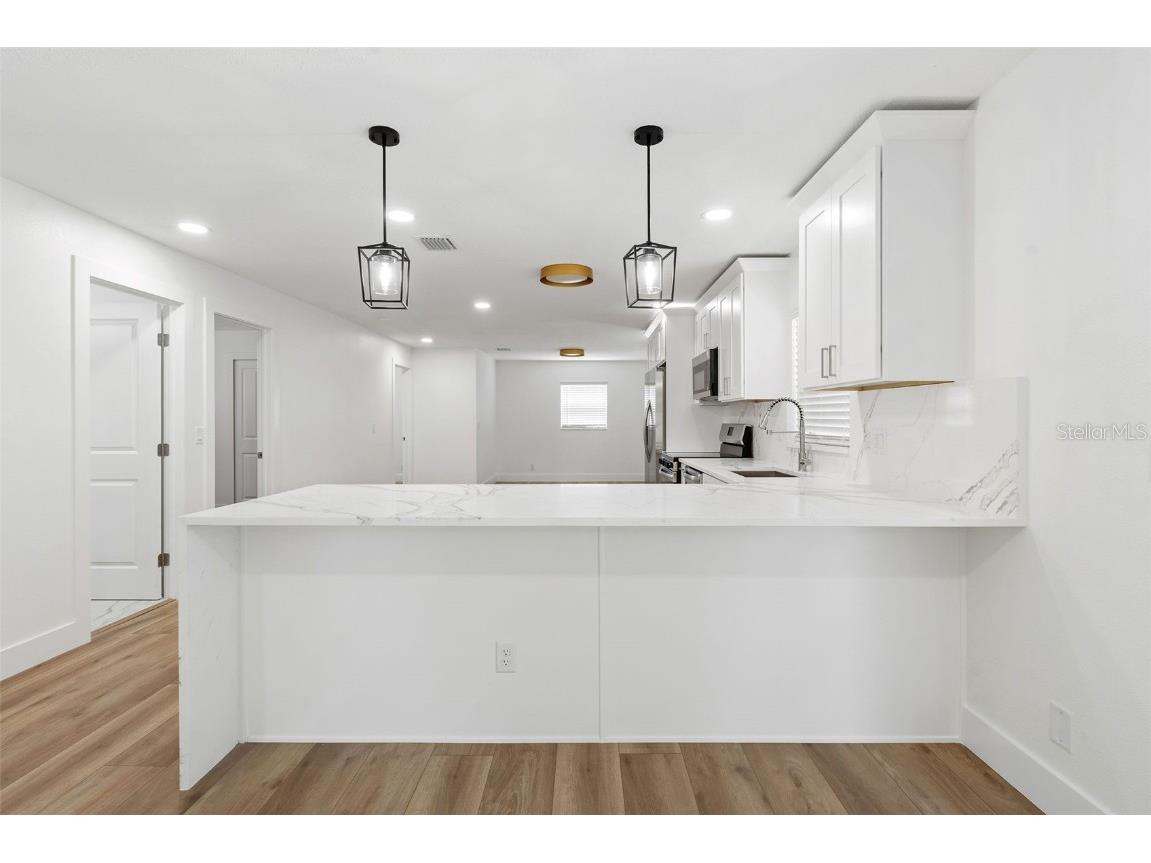 2512 Lake Ellen Circle Tampa FL 33618 TB8408949 image13