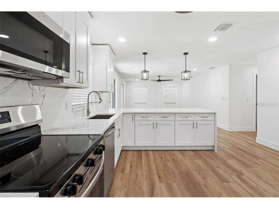 2512 Lake Ellen Circle Tampa FL 33618 TB8408949 image16