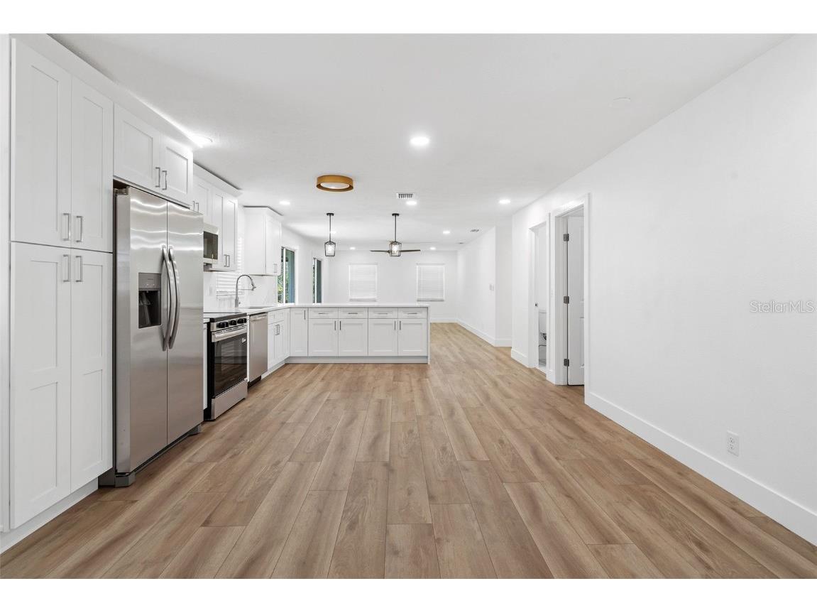 2512 Lake Ellen Circle Tampa FL 33618 TB8408949 image17