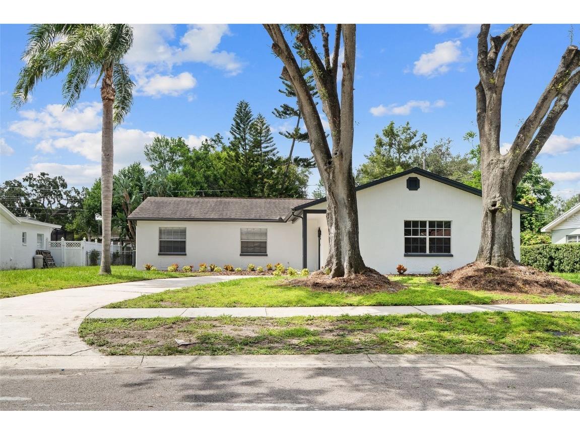 2512 Lake Ellen Circle Tampa FL 33618 TB8408949 image2