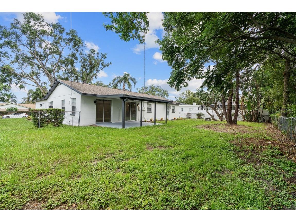 2512 Lake Ellen Circle Tampa FL 33618 TB8408949 image36