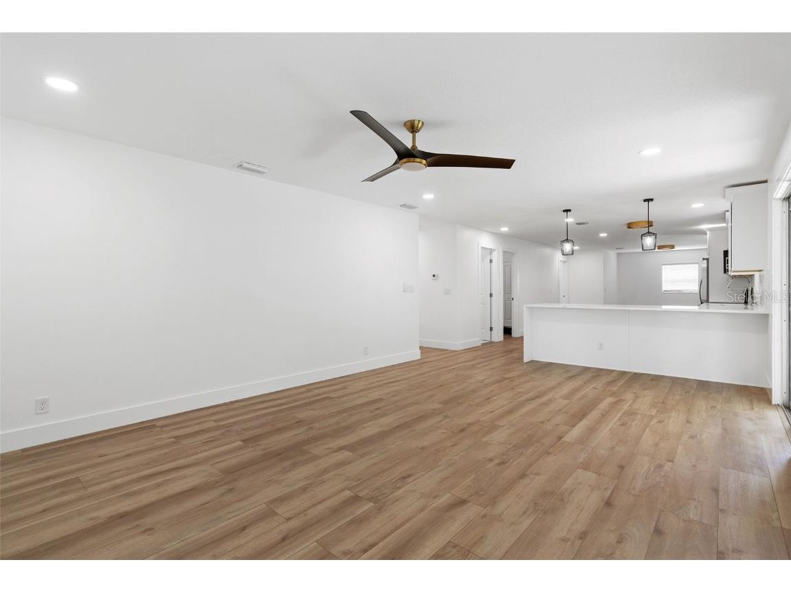 2512 Lake Ellen Circle Tampa FL 33618 TB8408949 image6