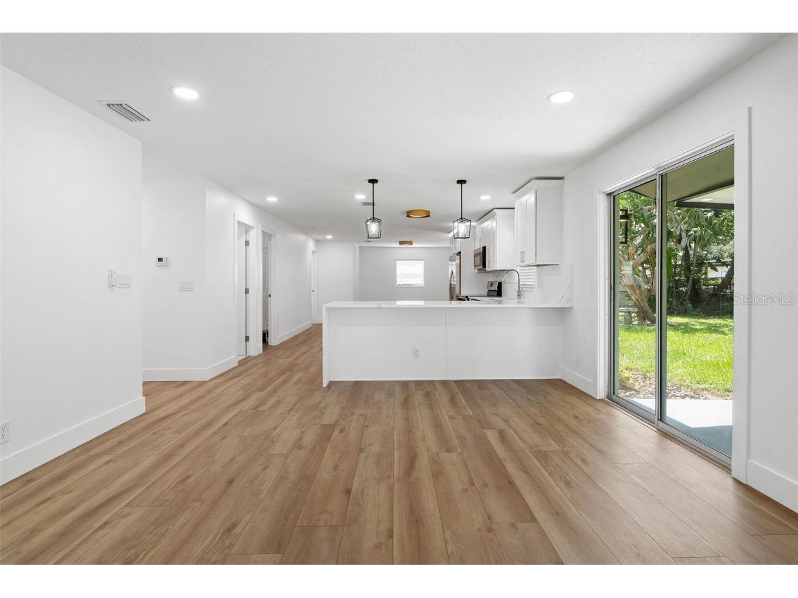 2512 Lake Ellen Circle Tampa FL 33618 TB8408949 image7