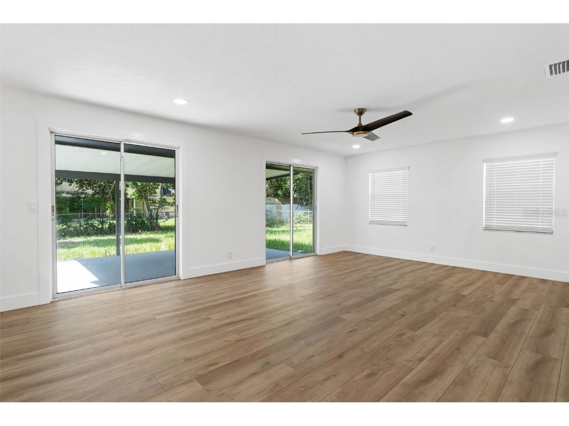 2512 Lake Ellen Circle Tampa FL 33618 TB8408949 image8