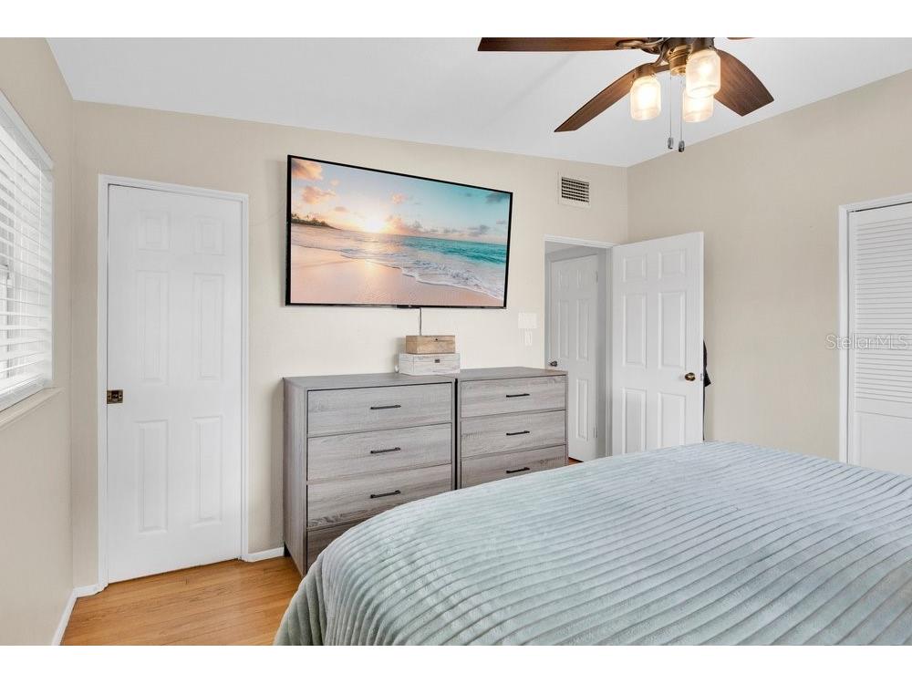 2512 Lake Wade Court Orlando FL 32806 O6417393 image14