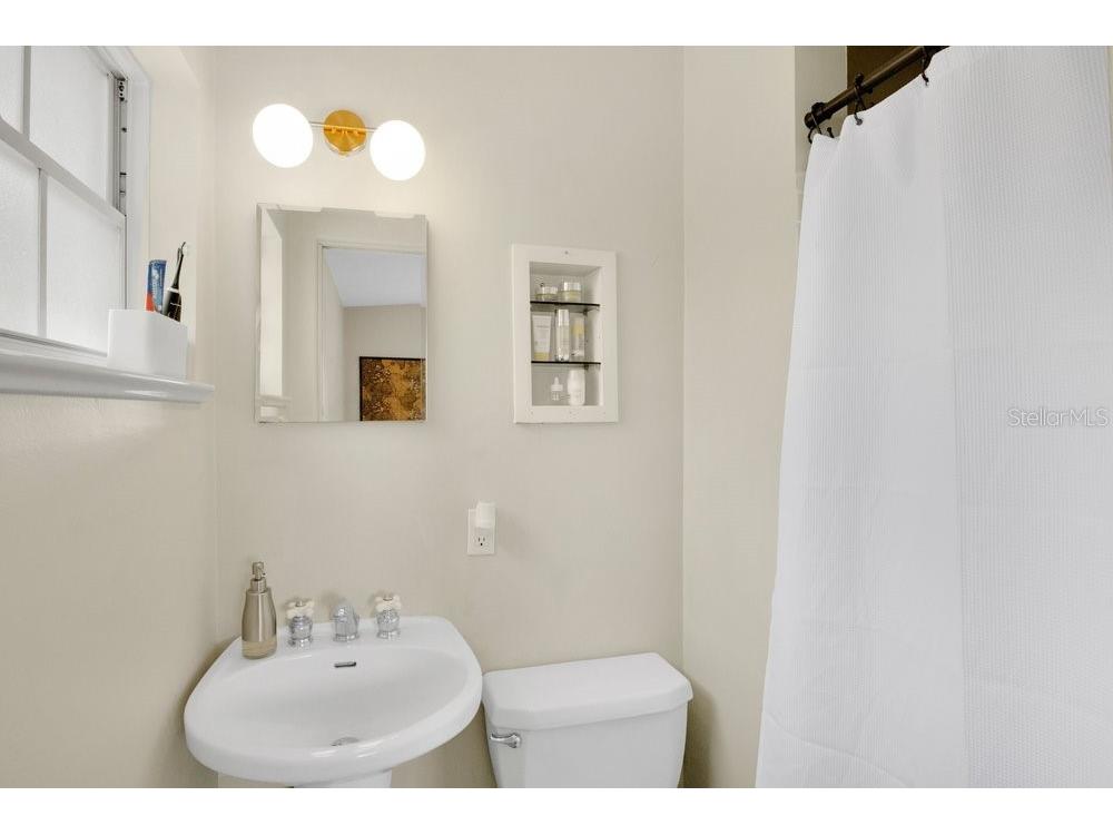 2512 Lake Wade Court Orlando FL 32806 O6417393 image15