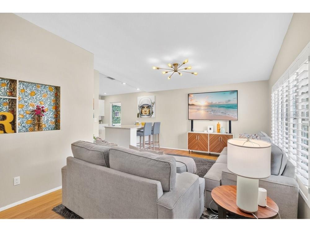 2512 Lake Wade Court Orlando FL 32806 O6417393 image2