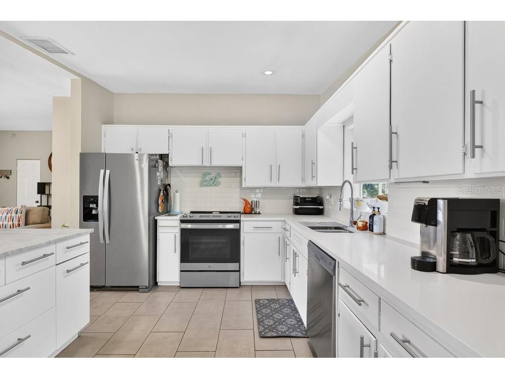 2512 Lake Wade Court Orlando FL 32806 O6417393 image5