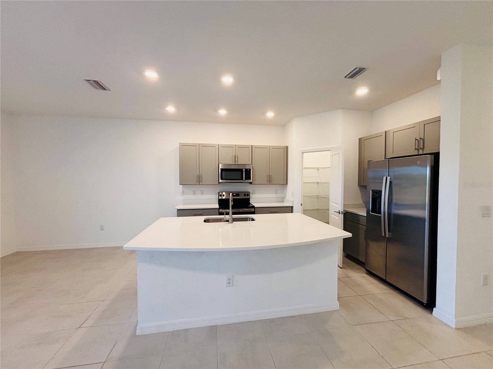 2512 Paravane Way Wesley Chapel FL 33543 TB8487794 image5