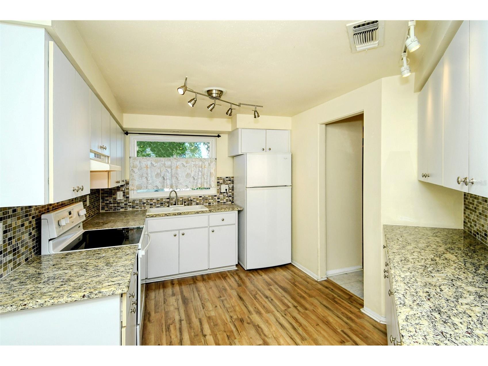 2512 Post Road Sarasota FL 34231 A4690606 image10