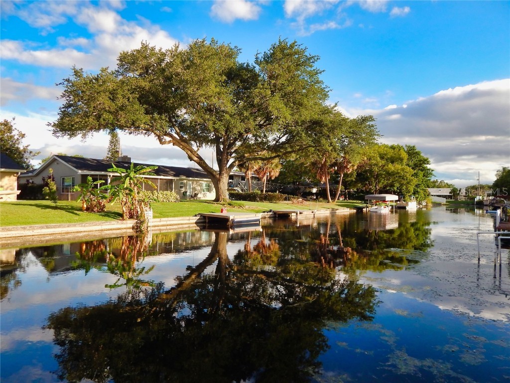2512 Reef Court Orlando FL 32805 - Clear Lake O6214063 image1