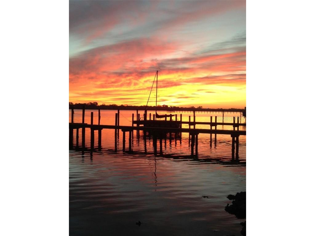 2512 Riverside Drive E Bradenton FL 34208 - MANATEE RIVER A4611361 image1