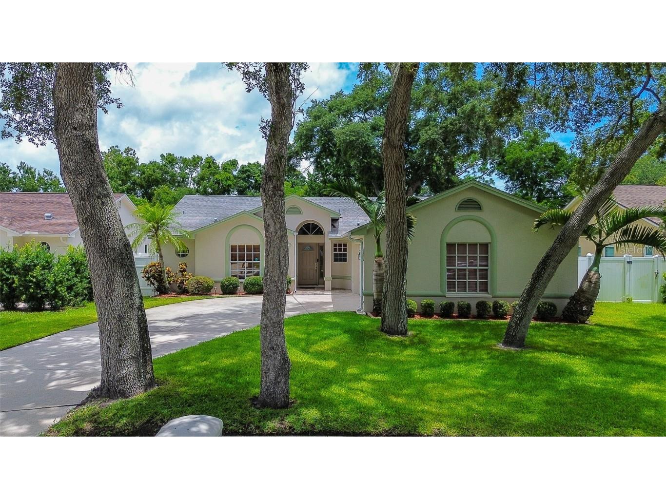 2512 Southern Oak Circle Clearwater FL 33764 TB8330458 image1