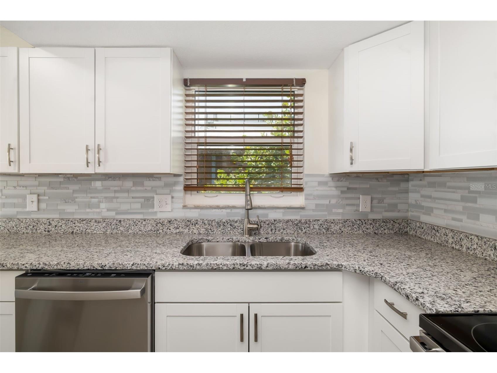 2513 Avenue B #B Bradenton Beach FL 34217 A4655549 image16