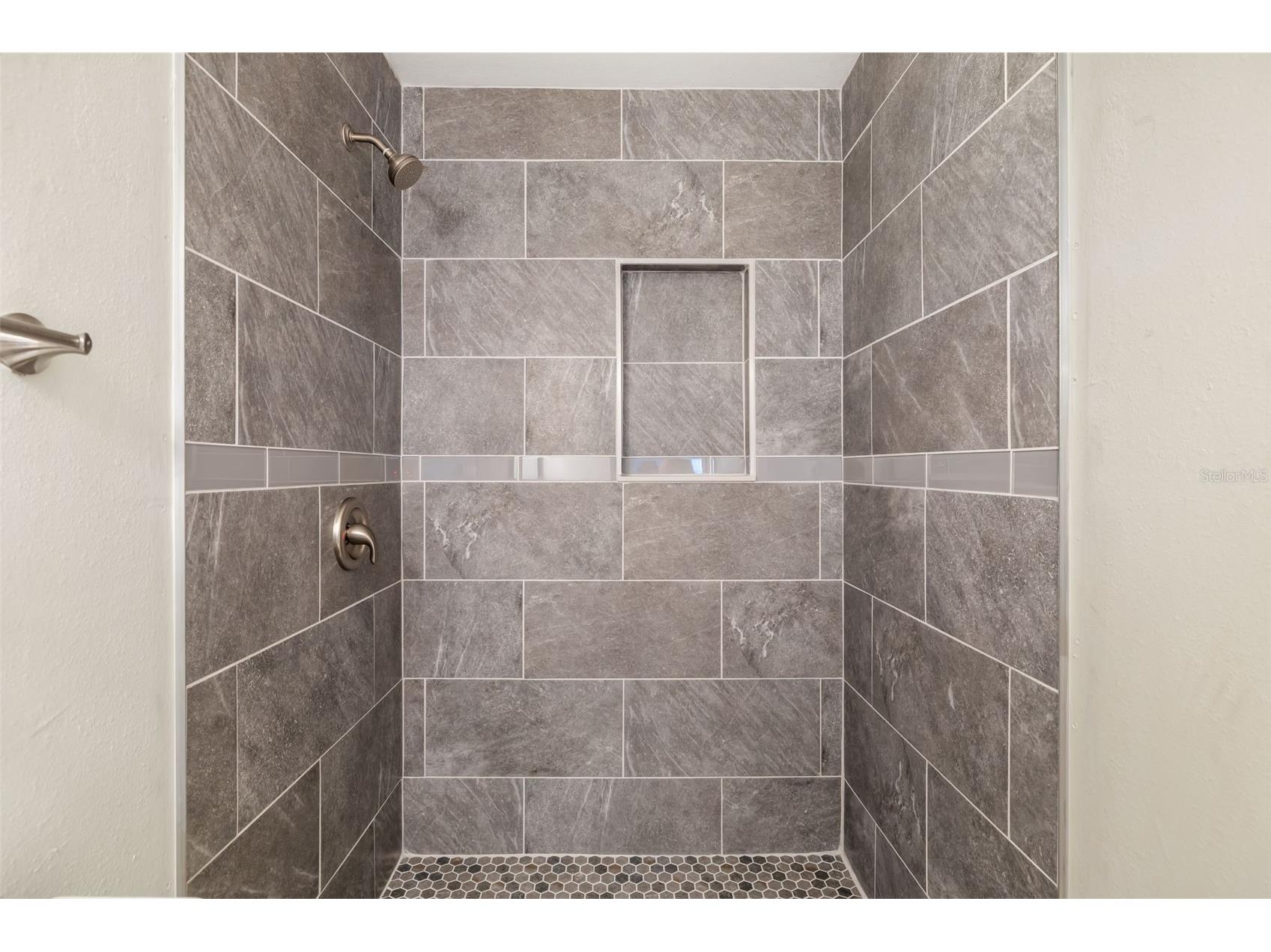 2513 Avenue B #B Bradenton Beach FL 34217 A4655549 image23