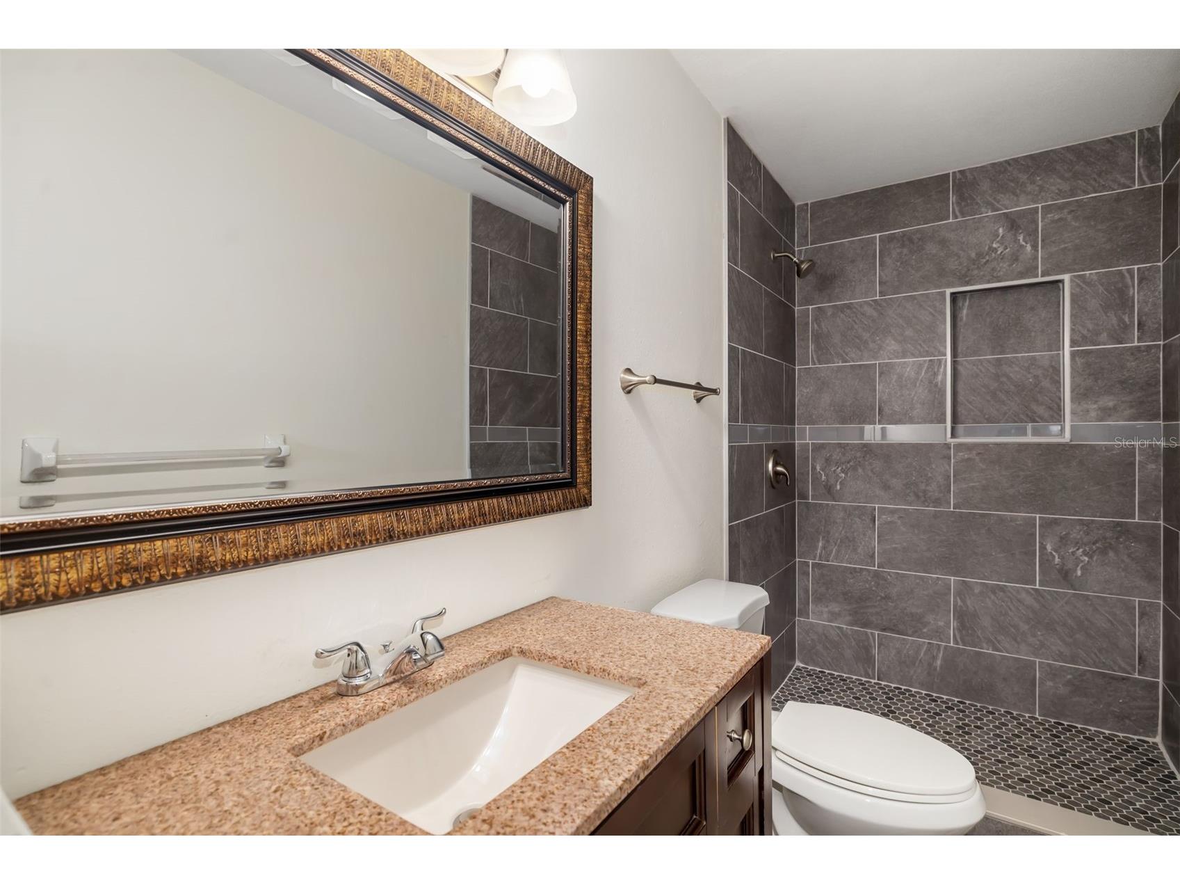 2513 Avenue B #B Bradenton Beach FL 34217 A4655549 image26