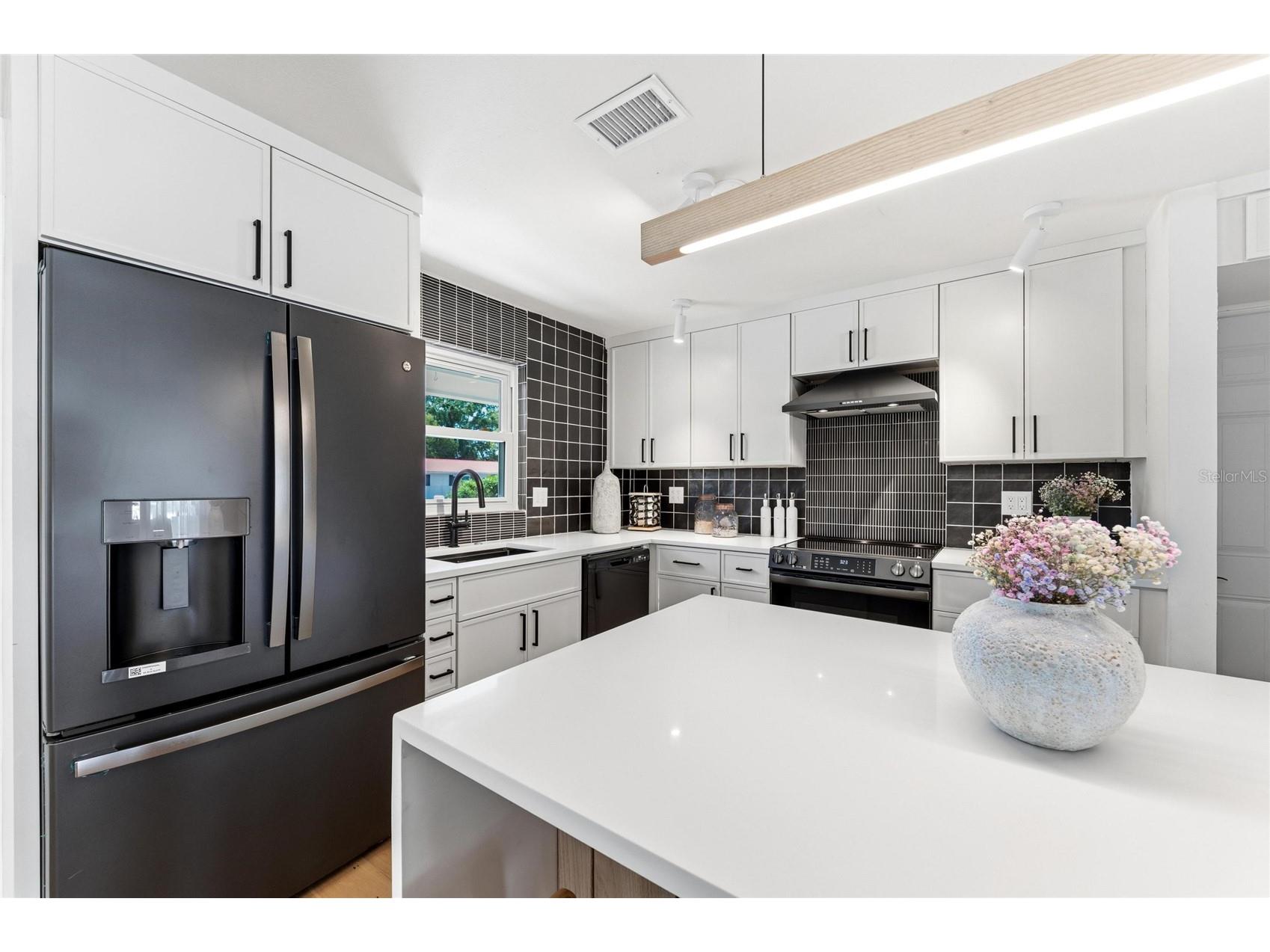 2513 Croton Avenue Sarasota FL 34239 A4692136 image11