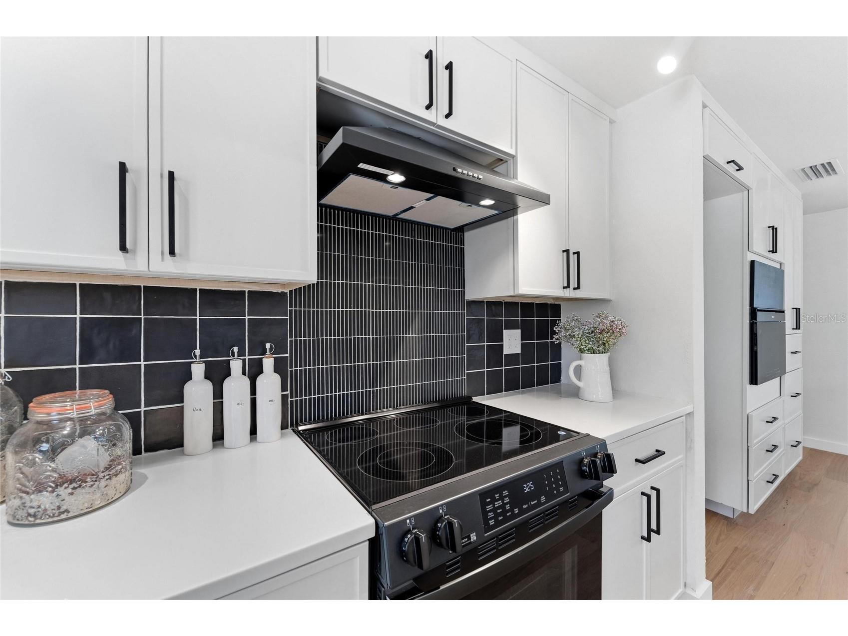 2513 Croton Avenue Sarasota FL 34239 A4692136 image17