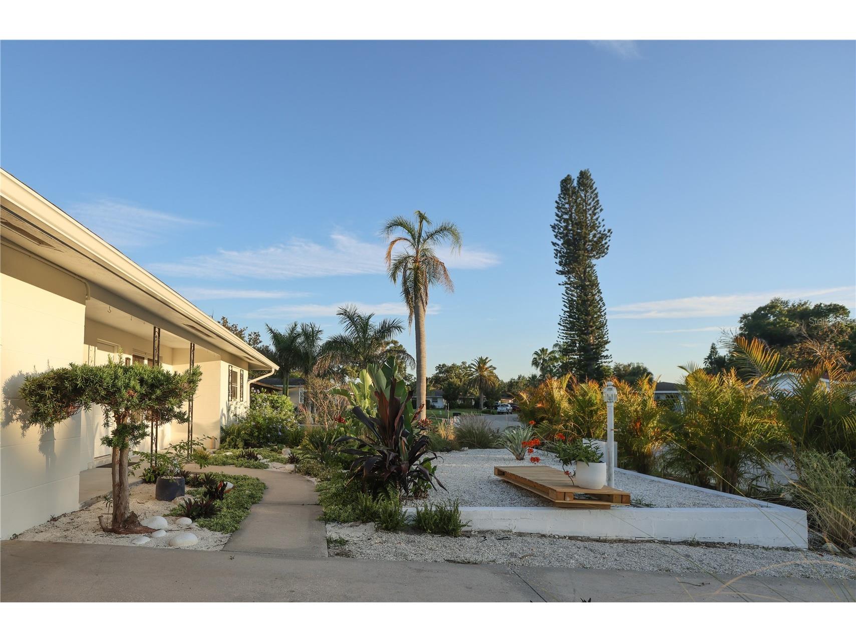 2513 Croton Avenue Sarasota FL 34239 A4692136 image2