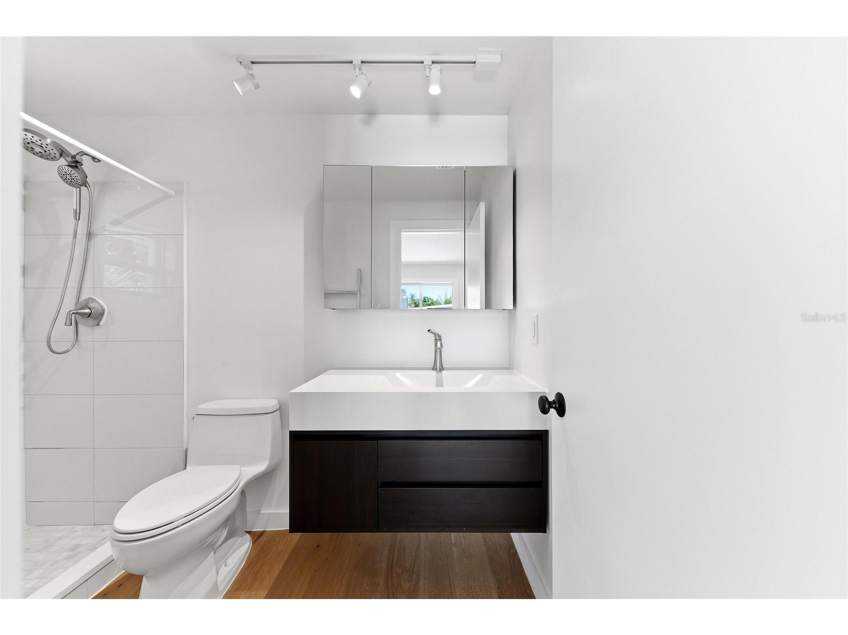 2513 Croton Avenue Sarasota FL 34239 A4692136 image27