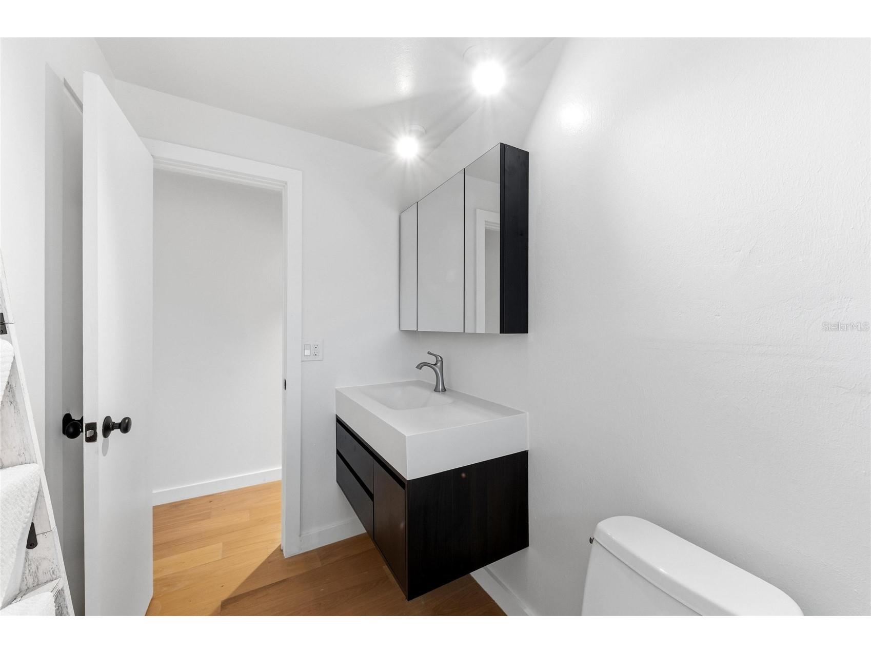 2513 Croton Avenue Sarasota FL 34239 A4692136 image32