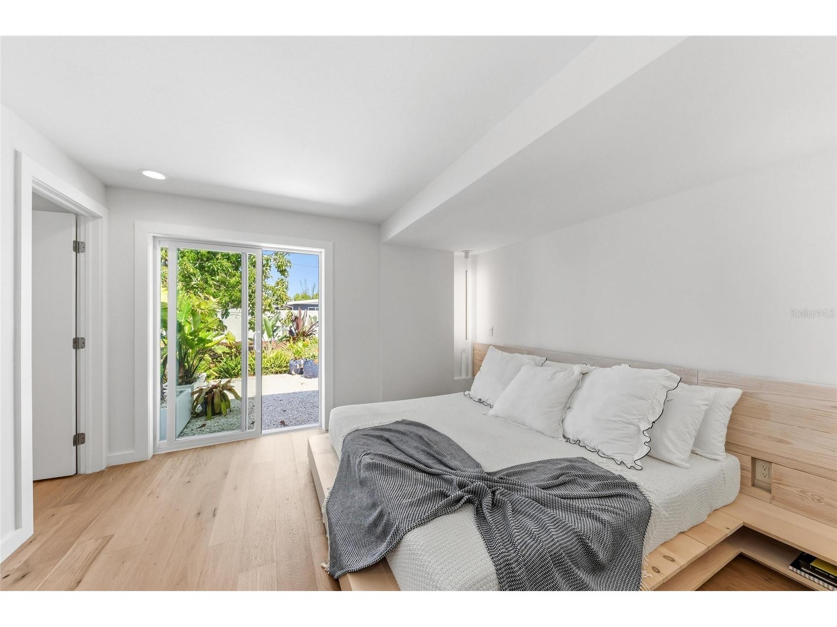 2513 Croton Avenue Sarasota FL 34239 A4692136 image33