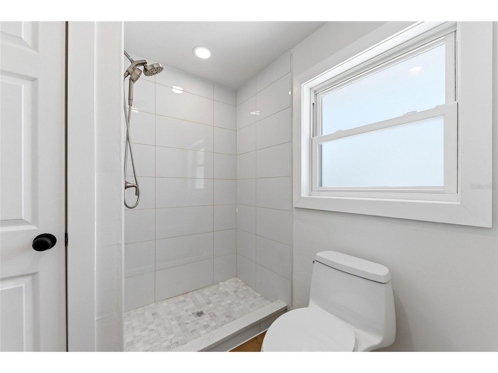 2513 Croton Avenue Sarasota FL 34239 A4692136 image38