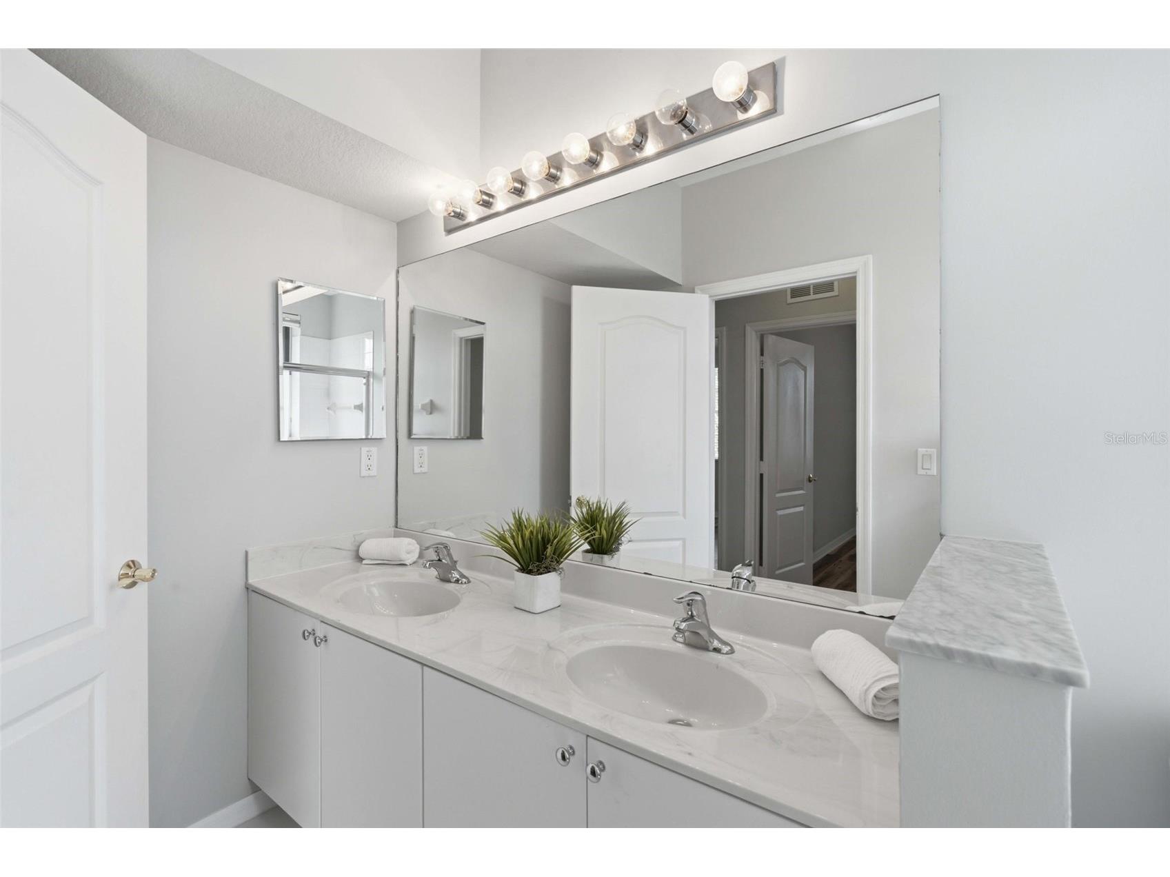 2513 Keystone Lake Drive Cape Coral FL 33909 C7528413 image25