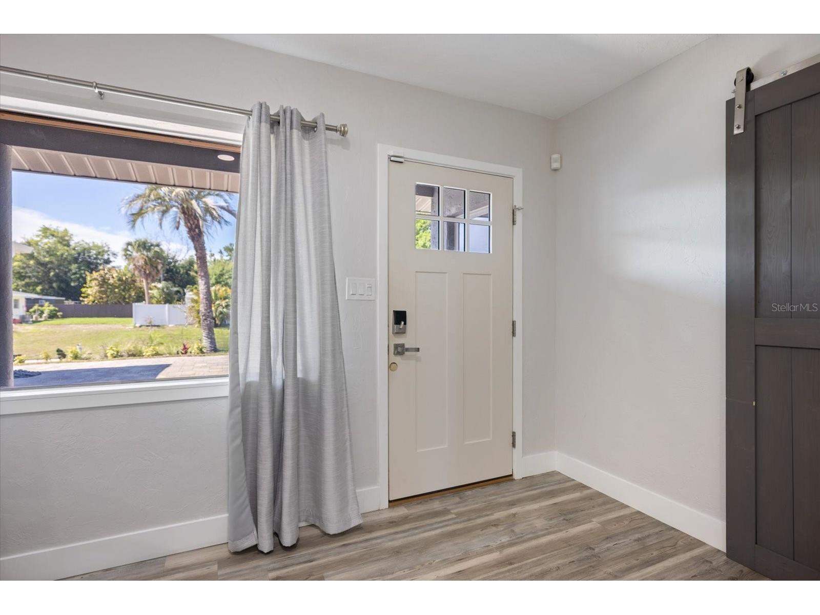 2513 Mineola Way Sarasota FL 34239 A4686632 image10