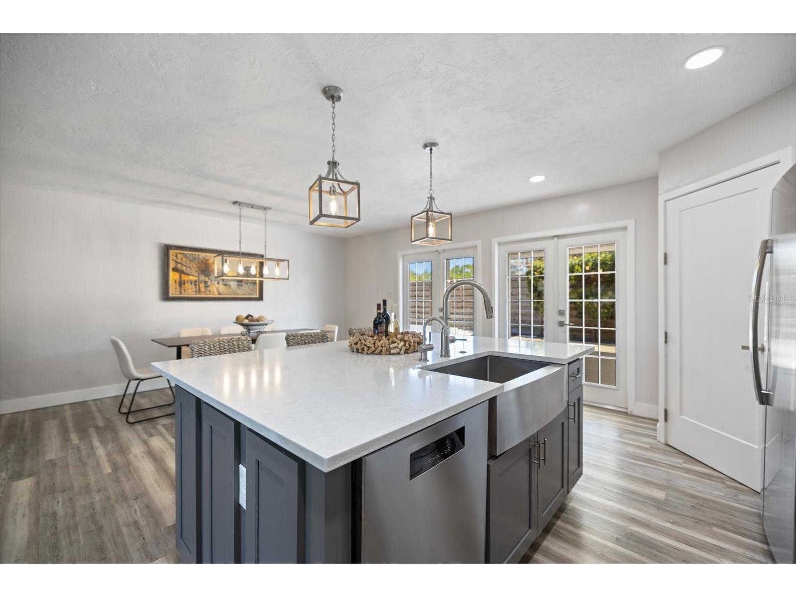 2513 Mineola Way Sarasota FL 34239 A4686632 image12