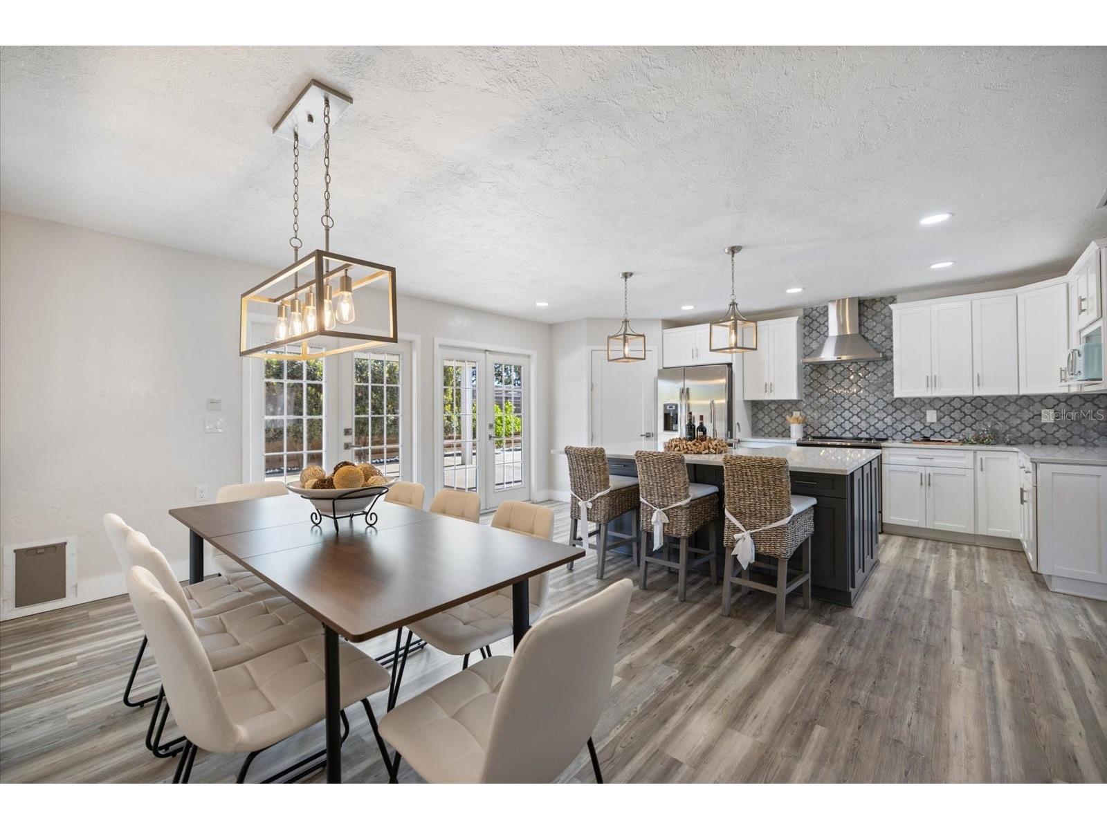 2513 Mineola Way Sarasota FL 34239 A4686632 image16