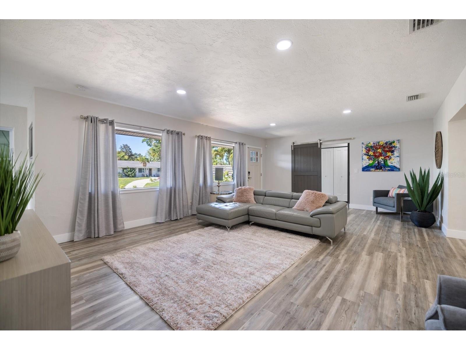 2513 Mineola Way Sarasota FL 34239 A4686632 image18