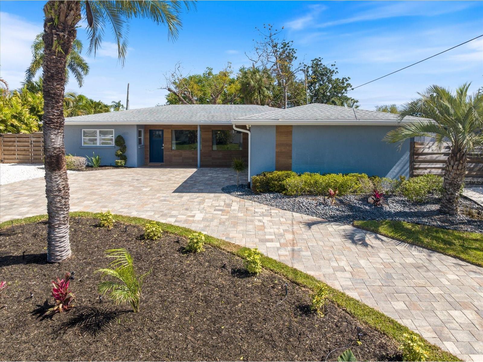 2513 Mineola Way Sarasota FL 34239 A4686632 image2