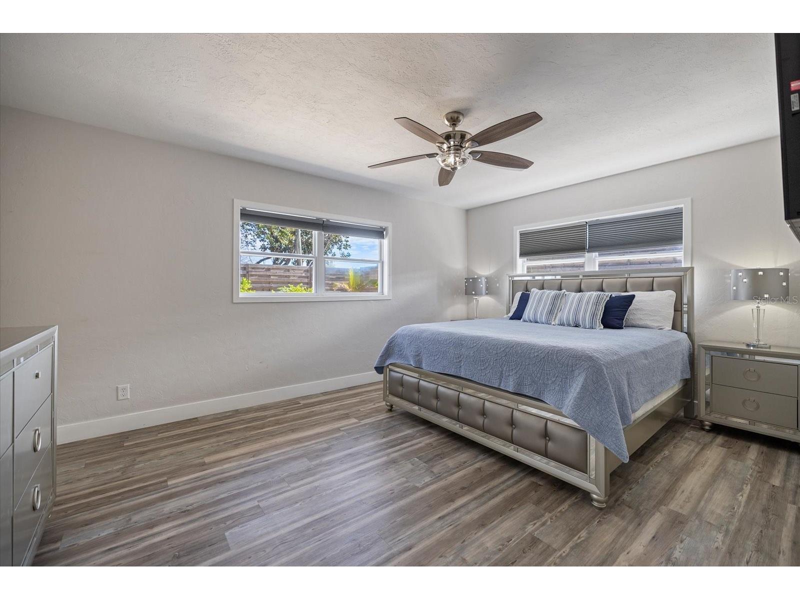 2513 Mineola Way Sarasota FL 34239 A4686632 image21