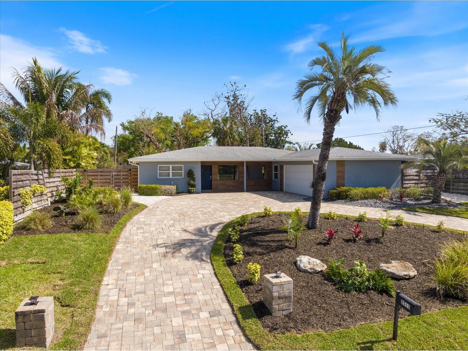 2513 Mineola Way Sarasota FL 34239 A4686632 image3