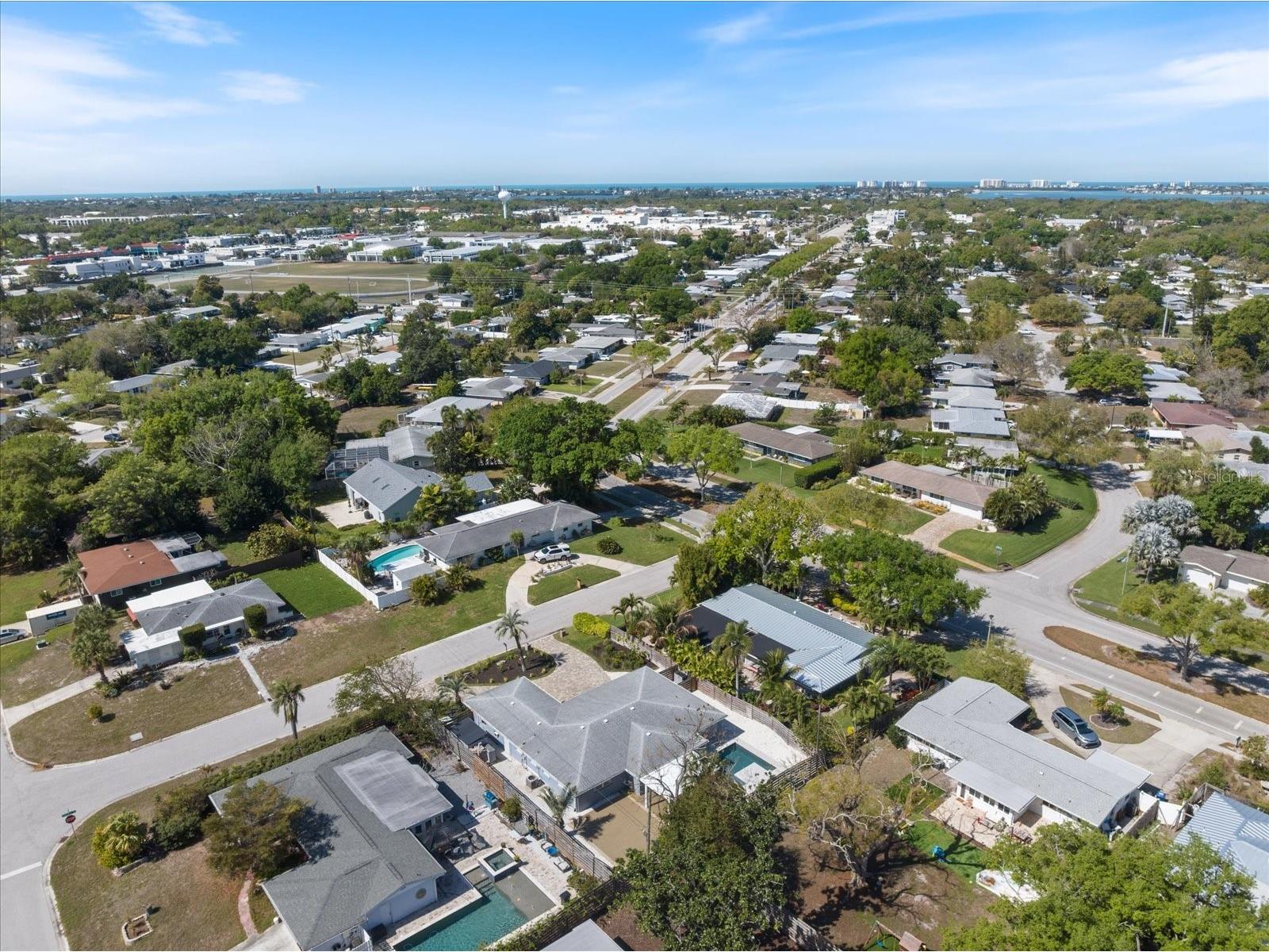 2513 Mineola Way Sarasota FL 34239 A4686632 image35