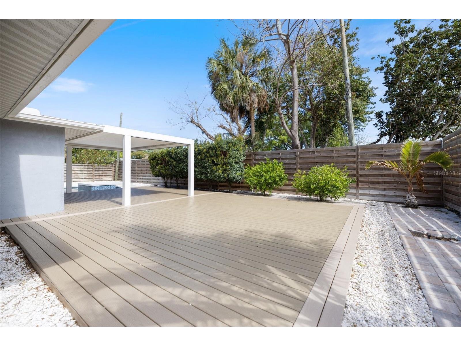 2513 Mineola Way Sarasota FL 34239 A4686632 image39