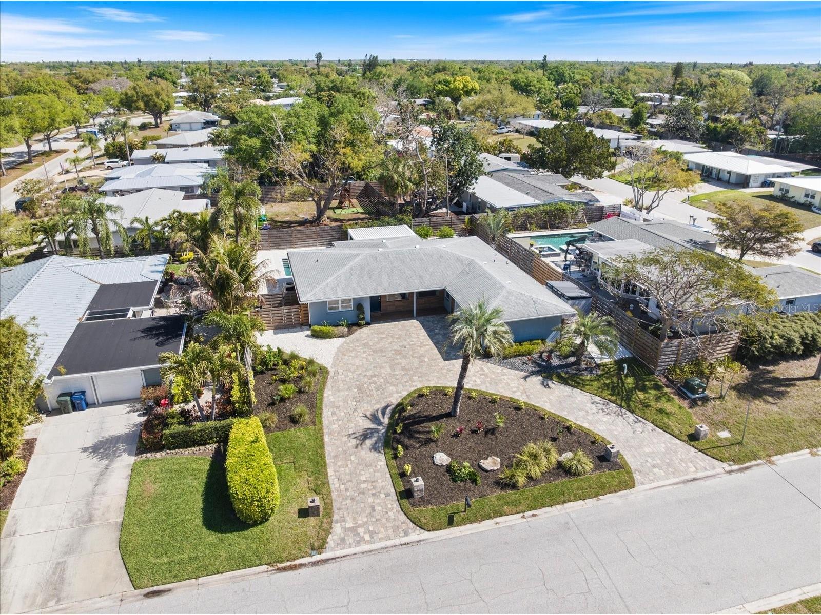 2513 Mineola Way Sarasota FL 34239 A4686632 image4