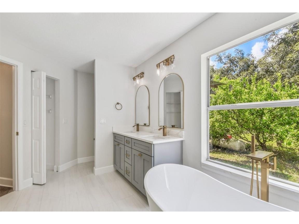 2513 N Valrico Road Seffner FL 33584 TB8417456 image44