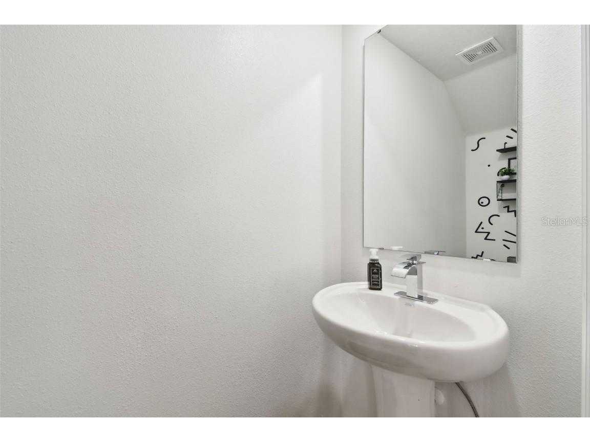 2513 Sunray Venus Way Ruskin FL 33570 TB8444208 image11