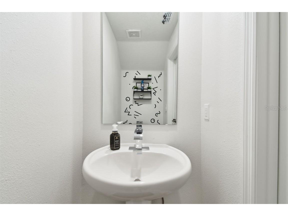 2513 Sunray Venus Way Ruskin FL 33570 TB8444208 image12