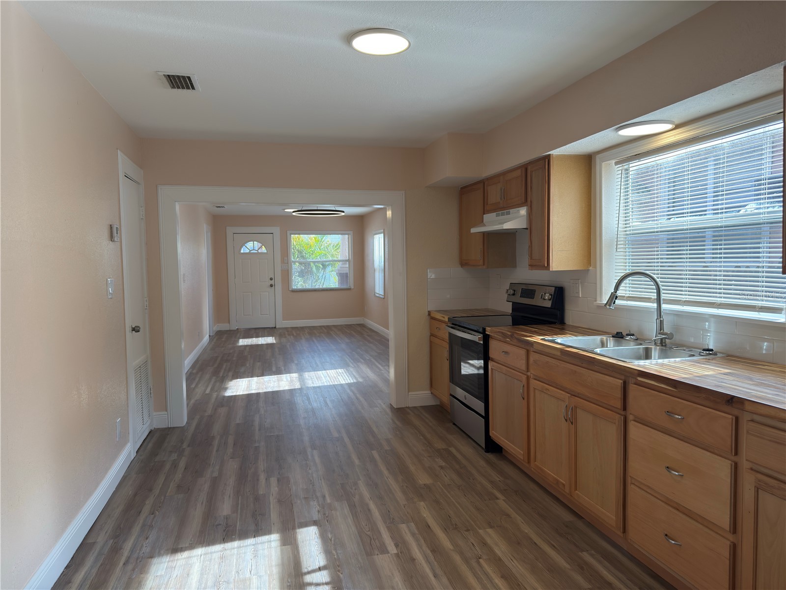 2514 W Saint John Street Tampa FL 33607 TB8513686 image2