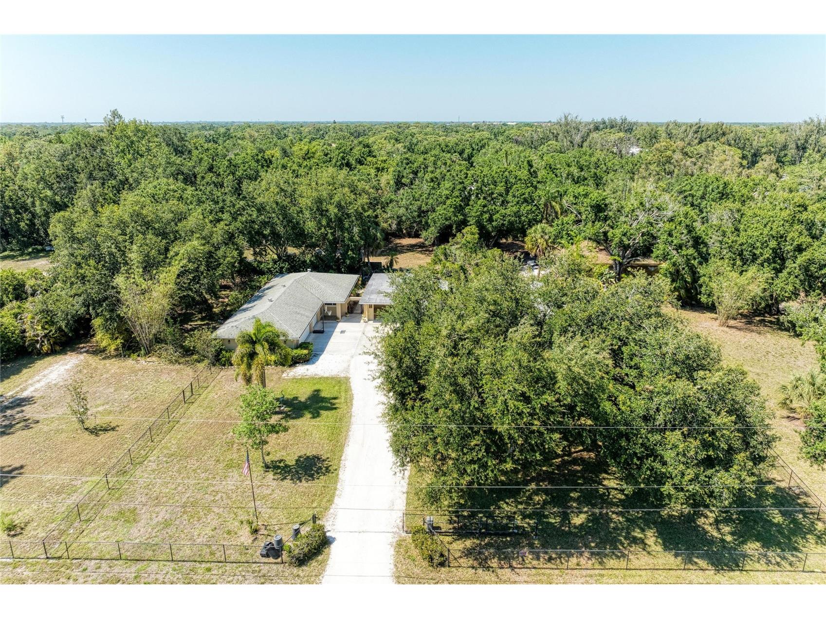 2515 49th Street Sarasota FL 34234 A4693948 image2